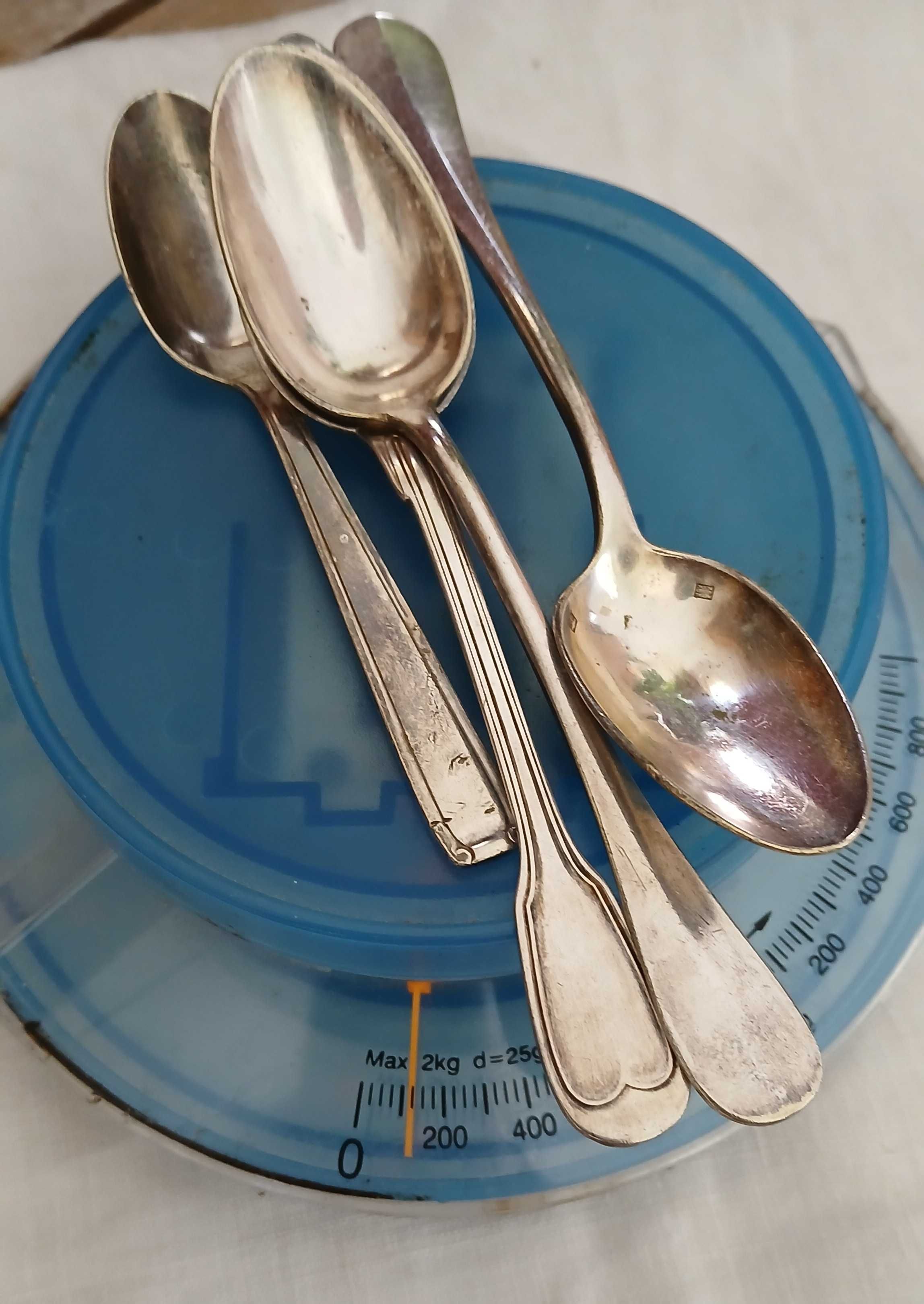 Colheres de sobremesa em prata