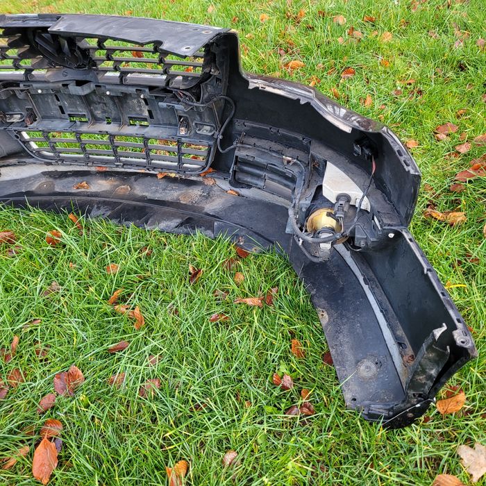 Zderzak przód z czujnikami parkowania vw vw passat b6 2008r LC9X