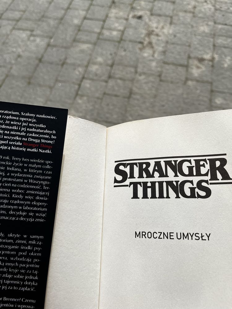 Stranger Things książka „Mroczne Umysły”