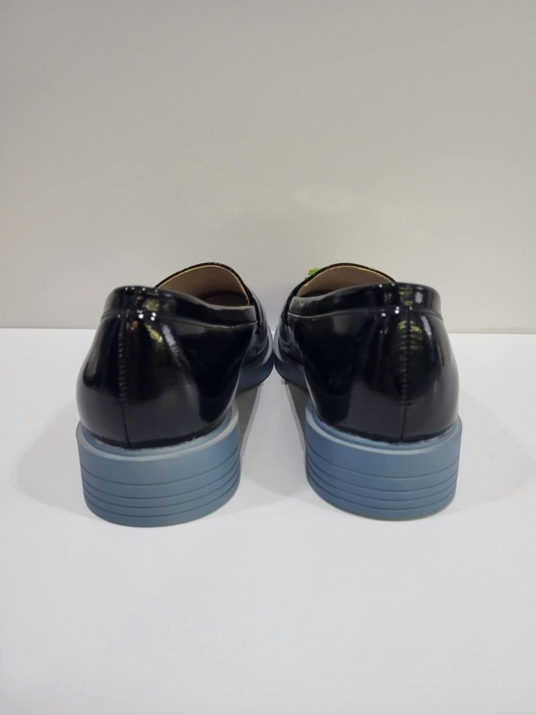 Mokasyny buty botki lakierowane chwosty niebieska platforma