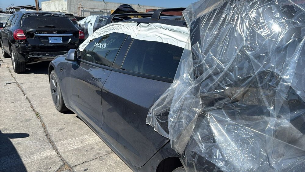 Разборка Tesla model 3