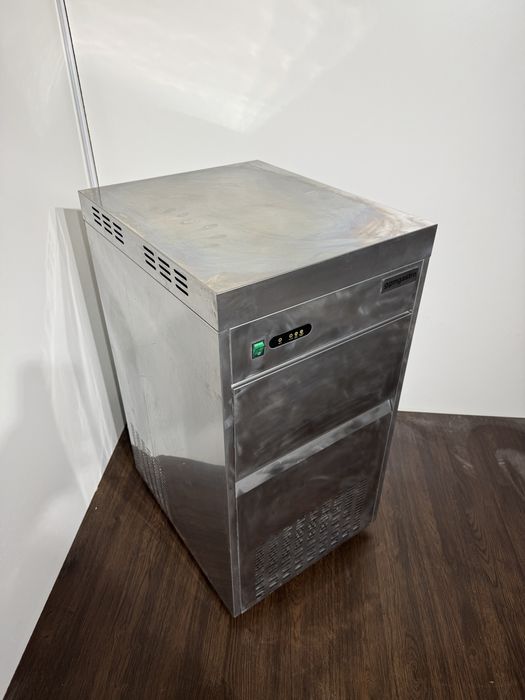 Льодогенератор лускатого льоду 100 кг/доба GGM Gastro