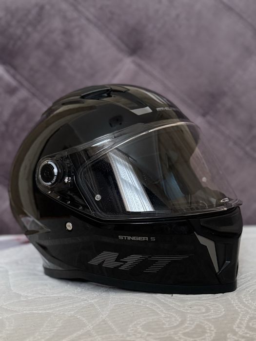Мотошолом MT STINGER 2 A11 Solid Gloss Black
