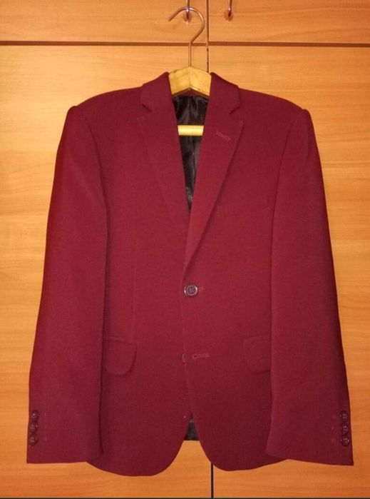 Продам піджак для хлопчика р.30/128 та костюм для хлопчика р.34