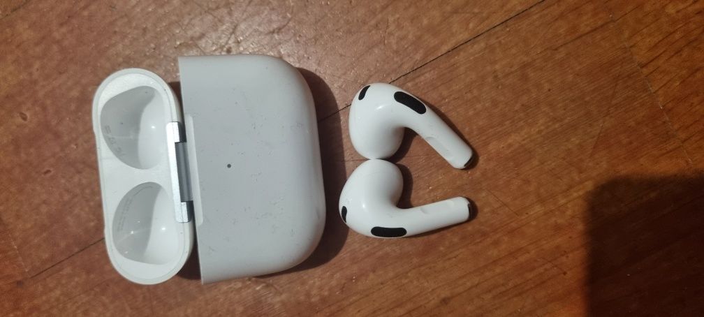 Наушники  APPLE AirPods 3 generation with Lightning Charging Case