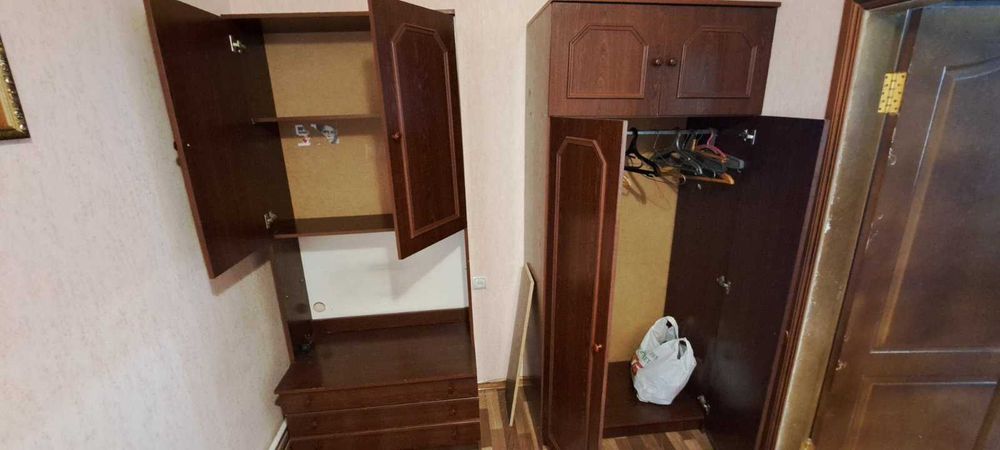 Шафа стінка у вітальню у спальню