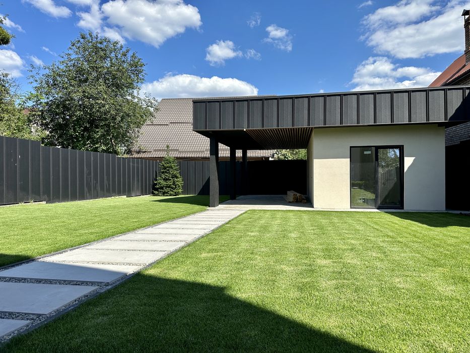 Продаж будинку з чистовим оздобленням та підвалом в Ірпені