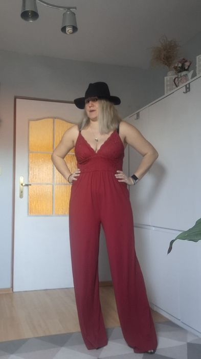 Kombinezon czerwony elegancki