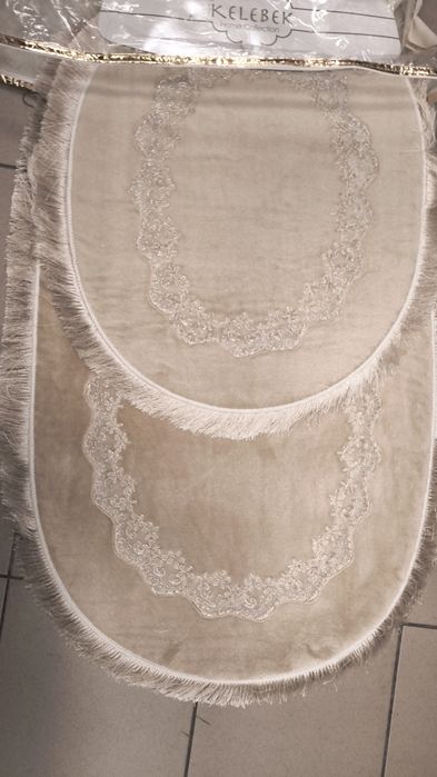 Komplety dywanikiów łazienkowych śmietankowe