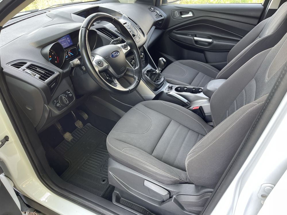 Ford Kuga 1,6 benzyna 2013