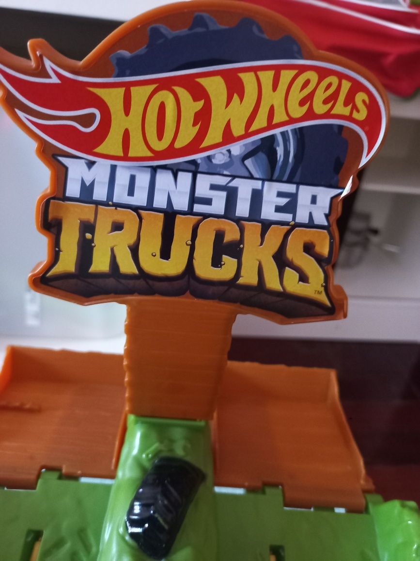Hotwheels Monster Truck Track