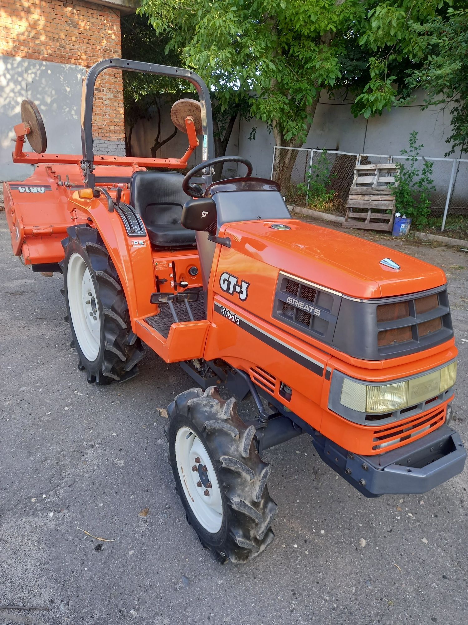 Міні трактор Kubota gt 3
