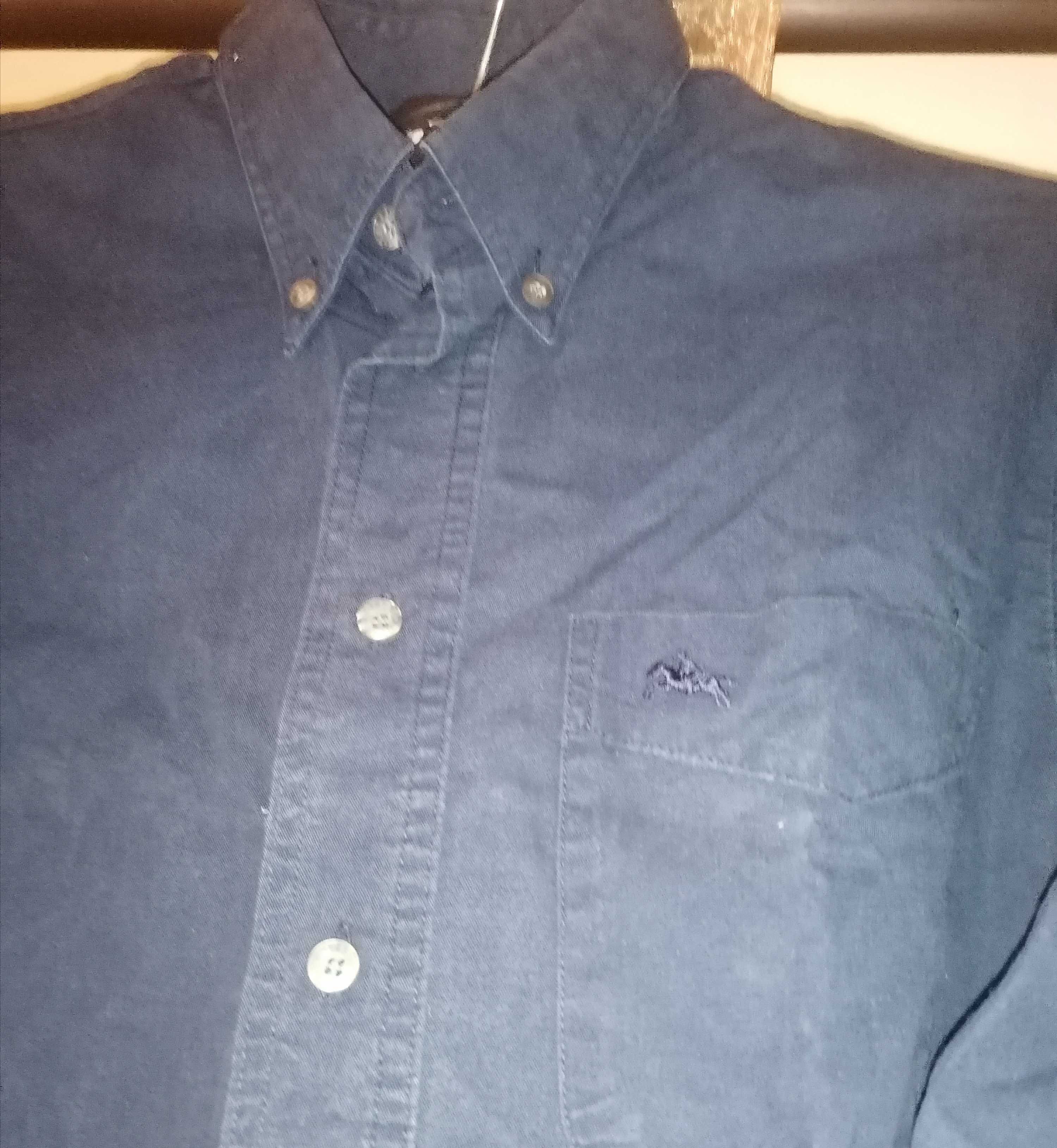 Camisa azul escura