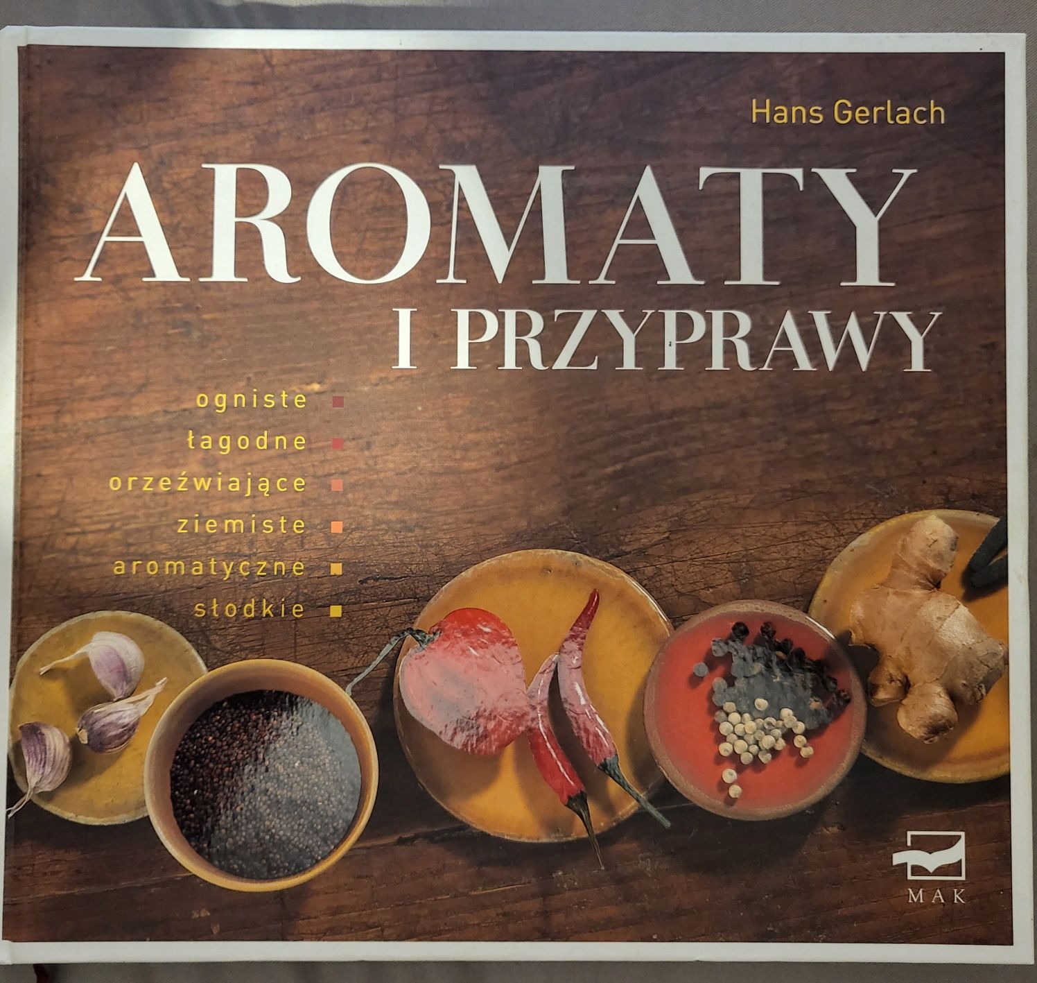 Aro.aty i przyprawy. Piękny obszerny album.