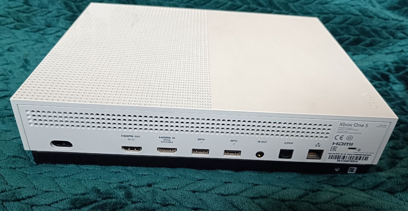 NOWA Konsola XBOX ONE S, model 1681 + pad + gra + okablowanie