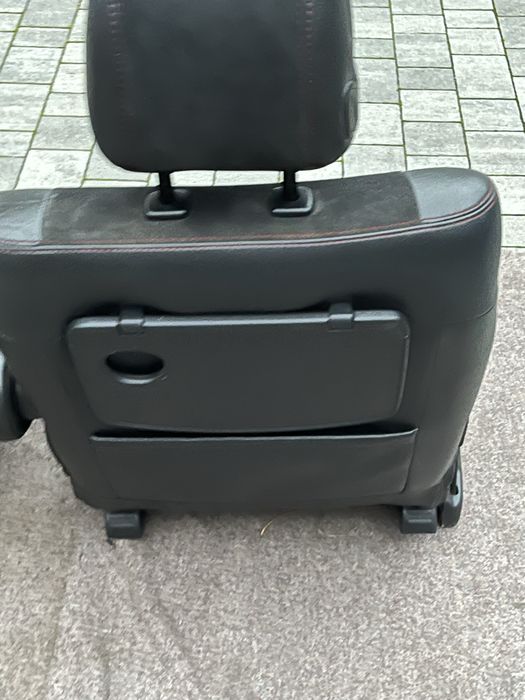 Espace IV Czerwona Nic  Alkantara