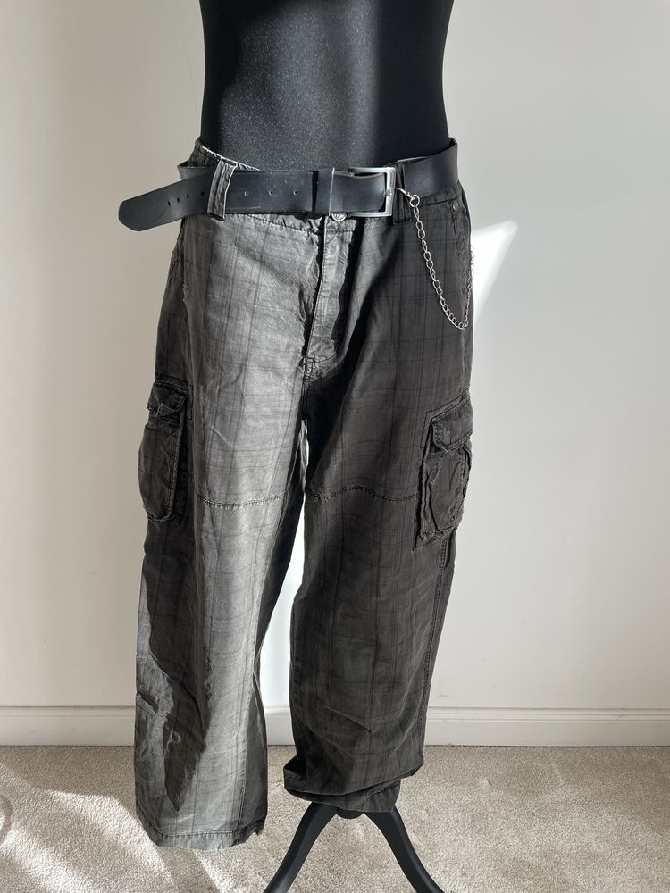 Spodnie cargo z łańcuszkiem baggy cargo