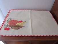 Conjunto de 3 Panos de Tabuleiro Bejes com Rebordo Vermelho 46x32 cm