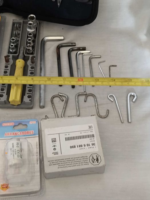 Conjunto de várias ferramentas e acessórios