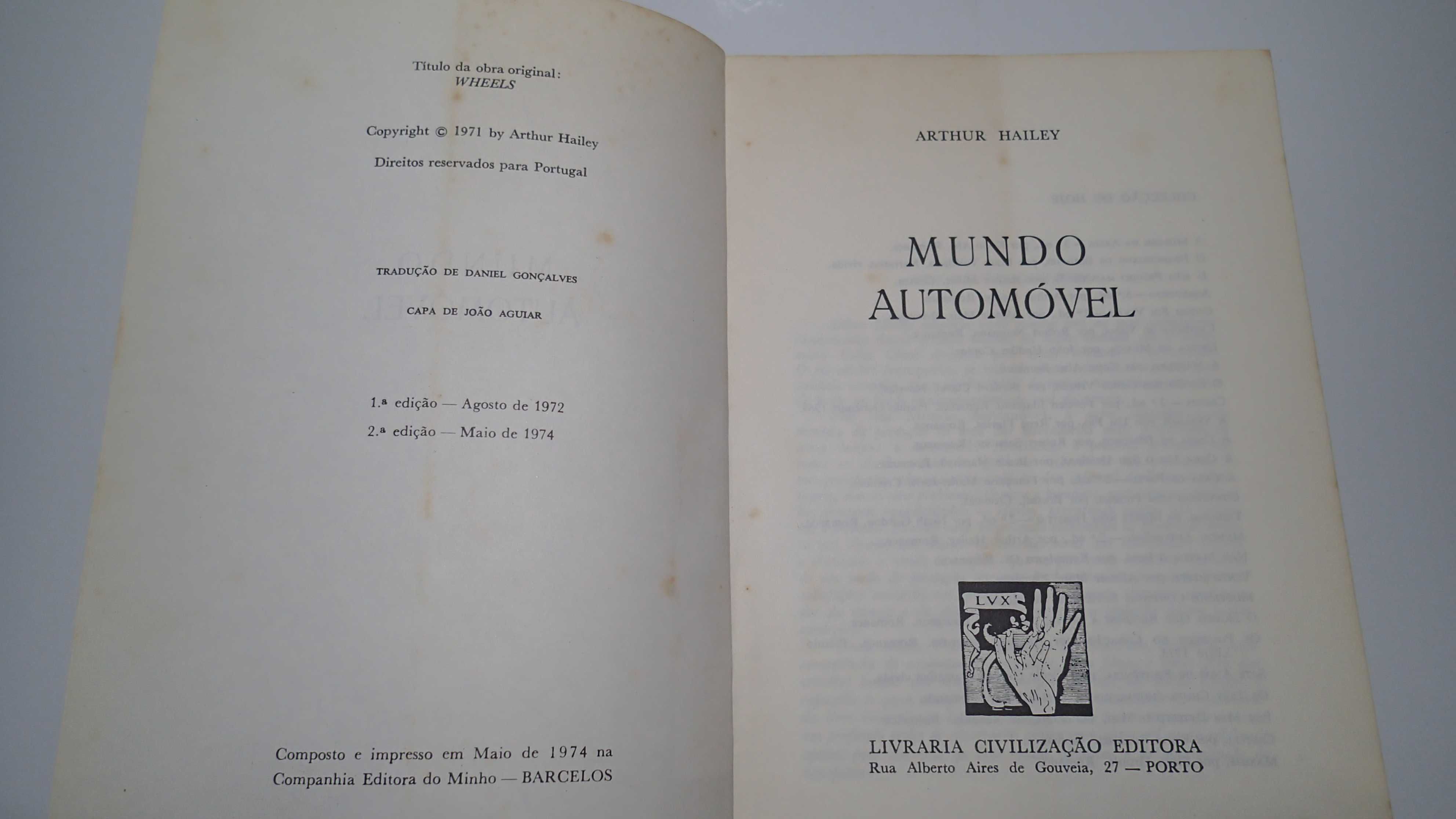 Livro antigo " Mundo Automóvel" de Arthur Hailey