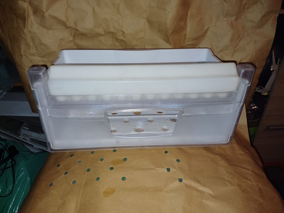 Szuflada do lodówki Indesit