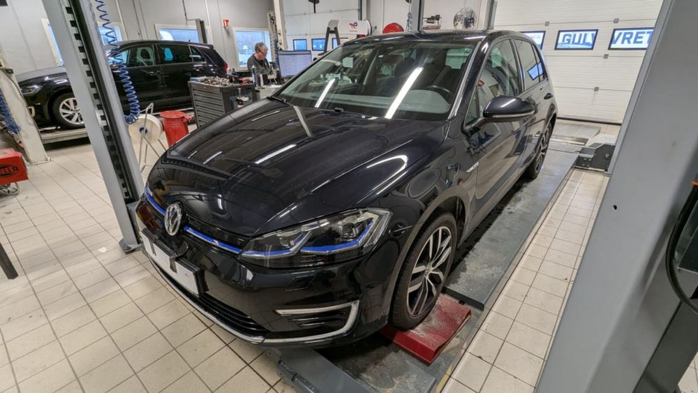 Volkswagen e-Golf 2020 (36 kw/шкіра/дінаудіо/клімат/круіз/лед панель)