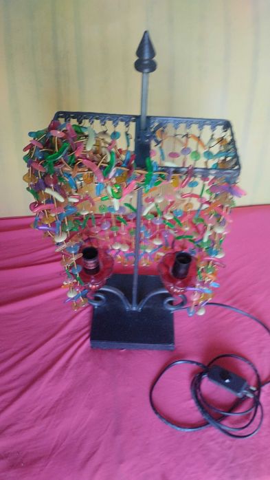 Candeeiro para quarto de criança com 2 casquilhos muito bonito 15 euro