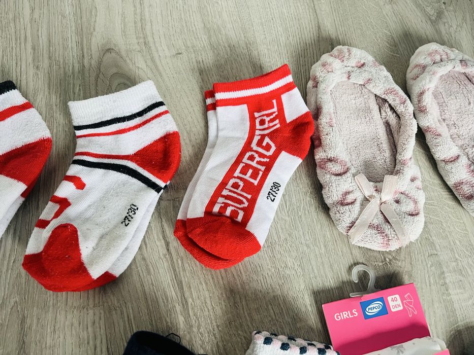 Duży zestaw skarpetki stopki rajstopy, niektòre NOWE, 27-30