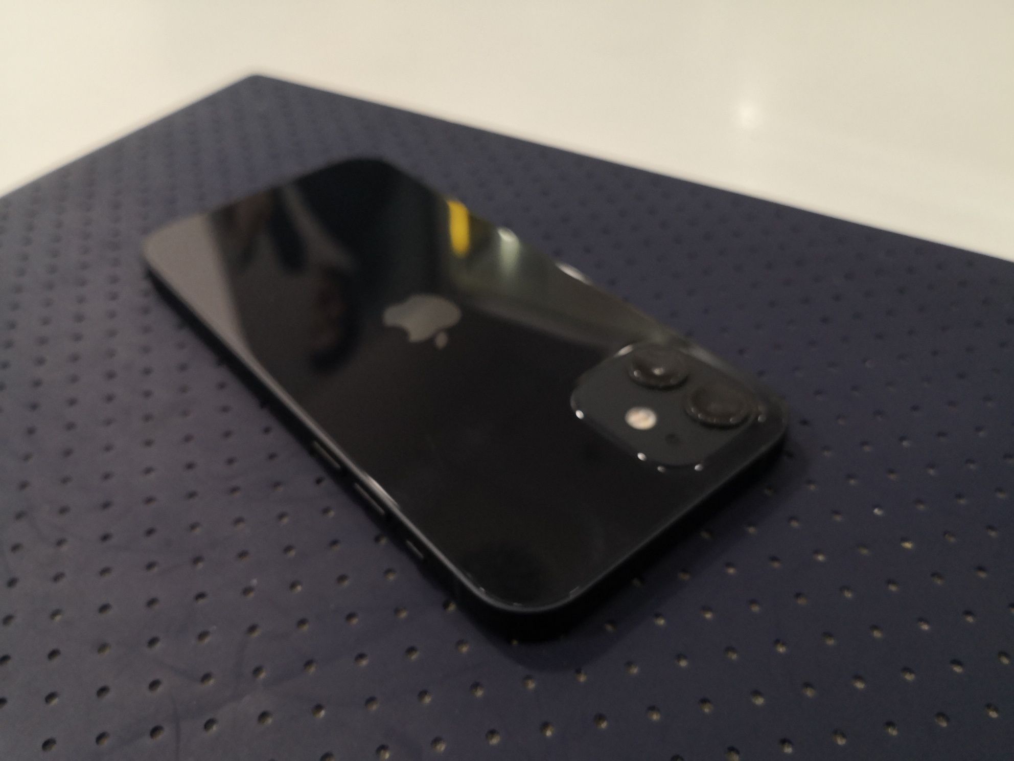 ZADBANY Apple Iphone 12 64GB Czarny/Black DZIERŻONIÓW