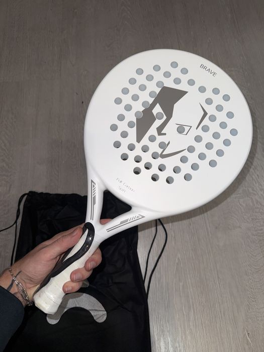 Nowa biała rakieta do padla – carbon + pianka EVA