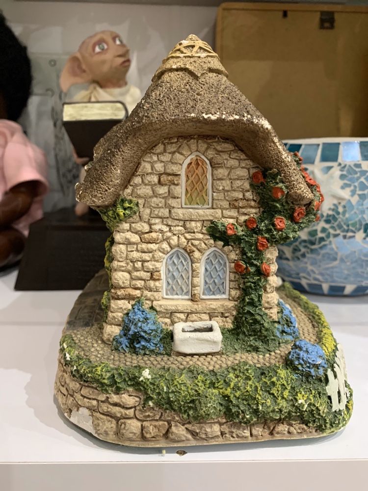 Домик коттедж Chapel Lodge Memory Lane Cottage по типу Lilliput Lane