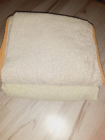 Dwa ręczniki kąpielowe dla niemowląt