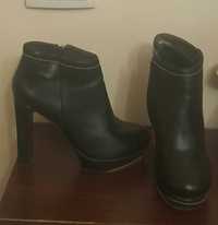 ботинки (полусапожки) женские размер 36; каблук 11.5; платформа 2.5
