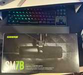 Продаю оригинальный микрофон shure sm7b