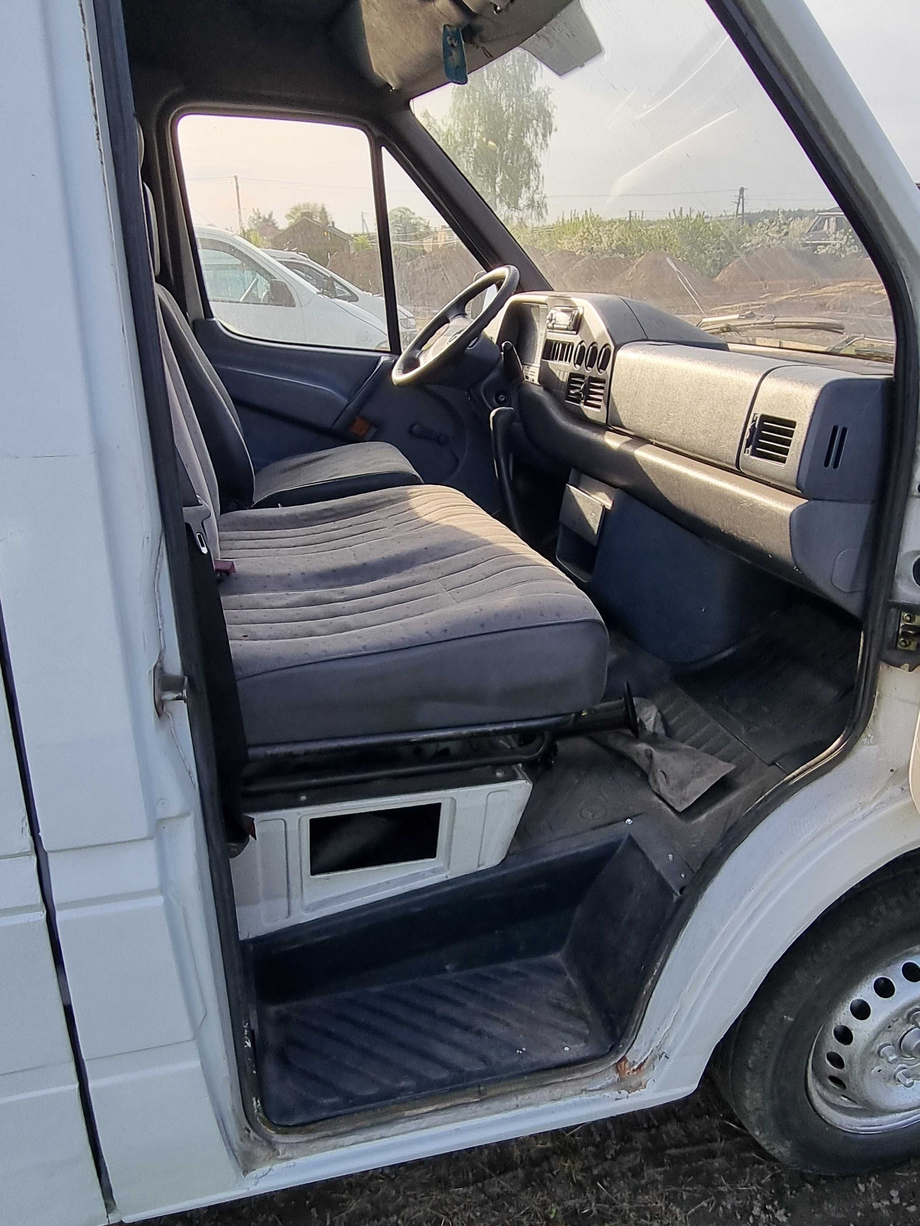 Mercedes-Benz Sprinter 208 2.3 diesel