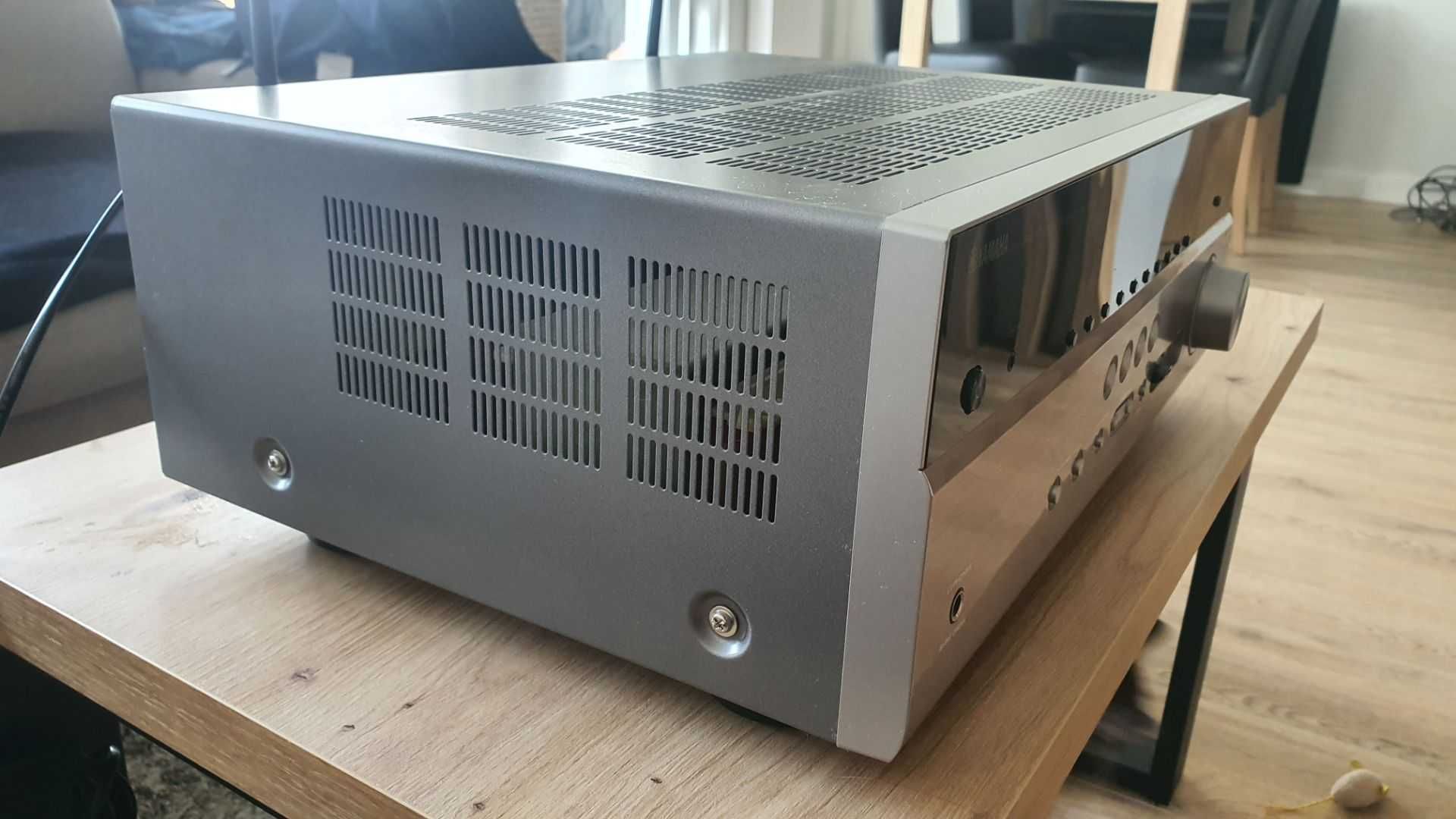 Amplituner Yamaha RX-V685
