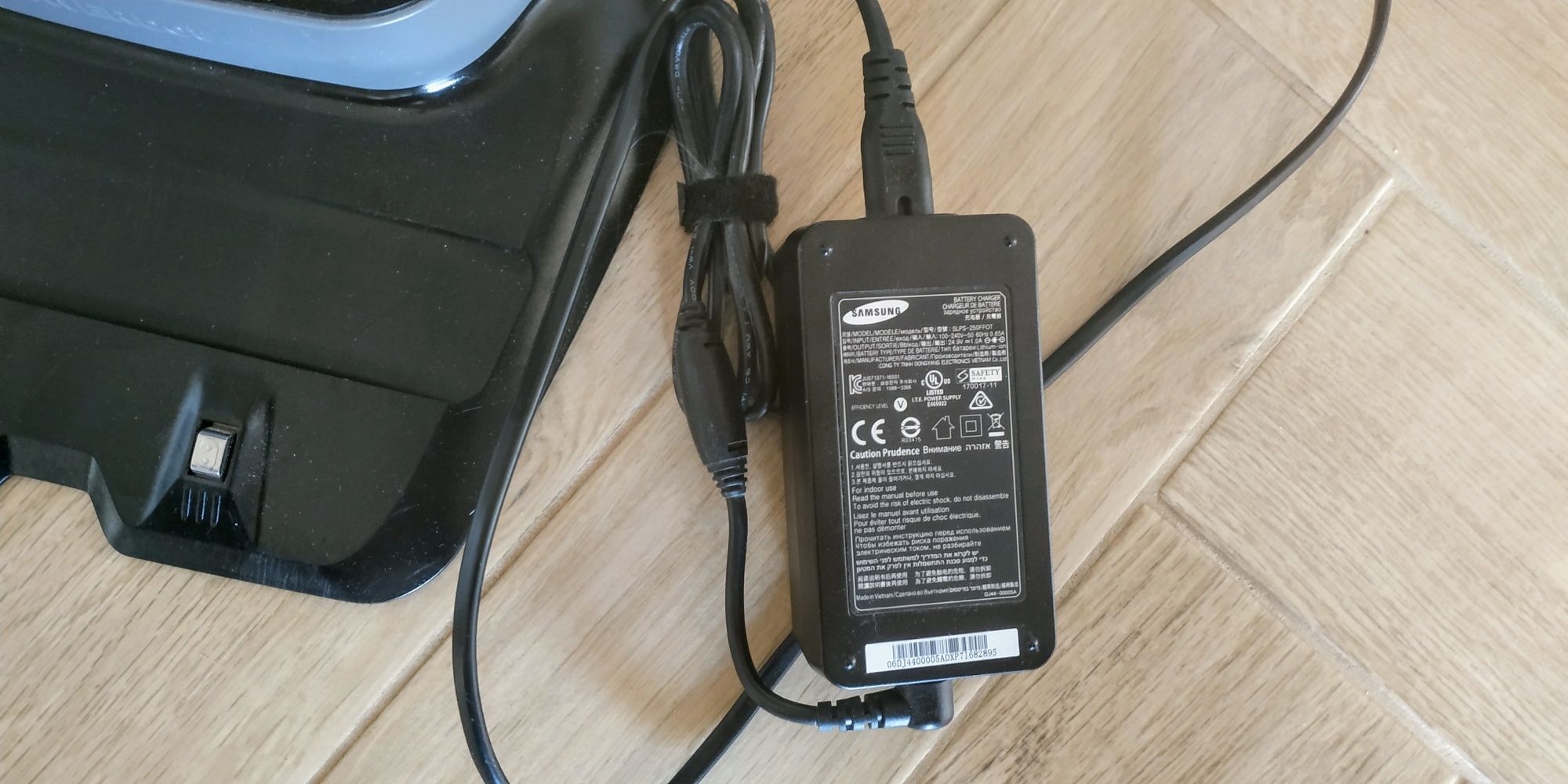 Stacja z zasilaczem do robota Samsung powerbot