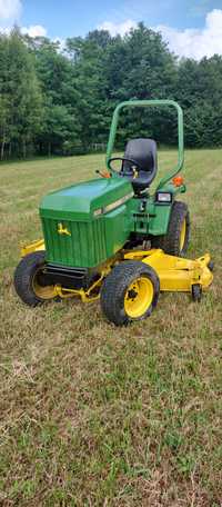 Traktorek  kosiarka John Deere 855