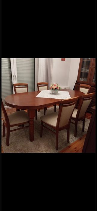 Stół rozkladany + krzesla, zestaw