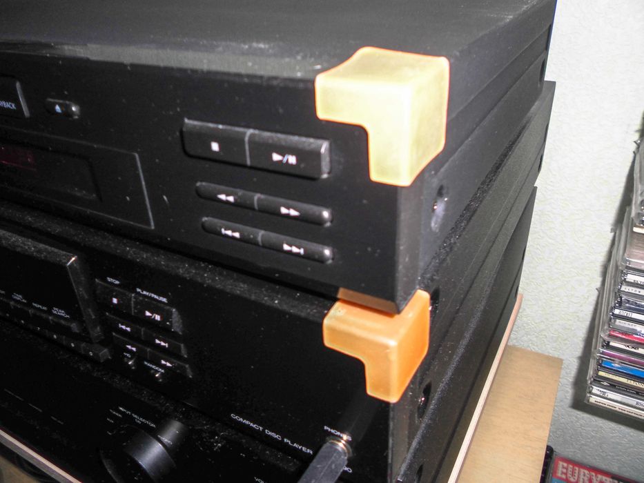 Уголок защитный для аудиотехники силиконовый