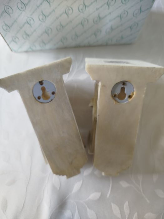 Figurki Komplet 2 szt. wsporników z aniołami, bogato zdobione, ozdoba