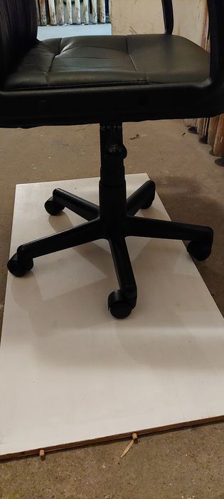 Fotel obrotowy  dla dziecka  do komputera