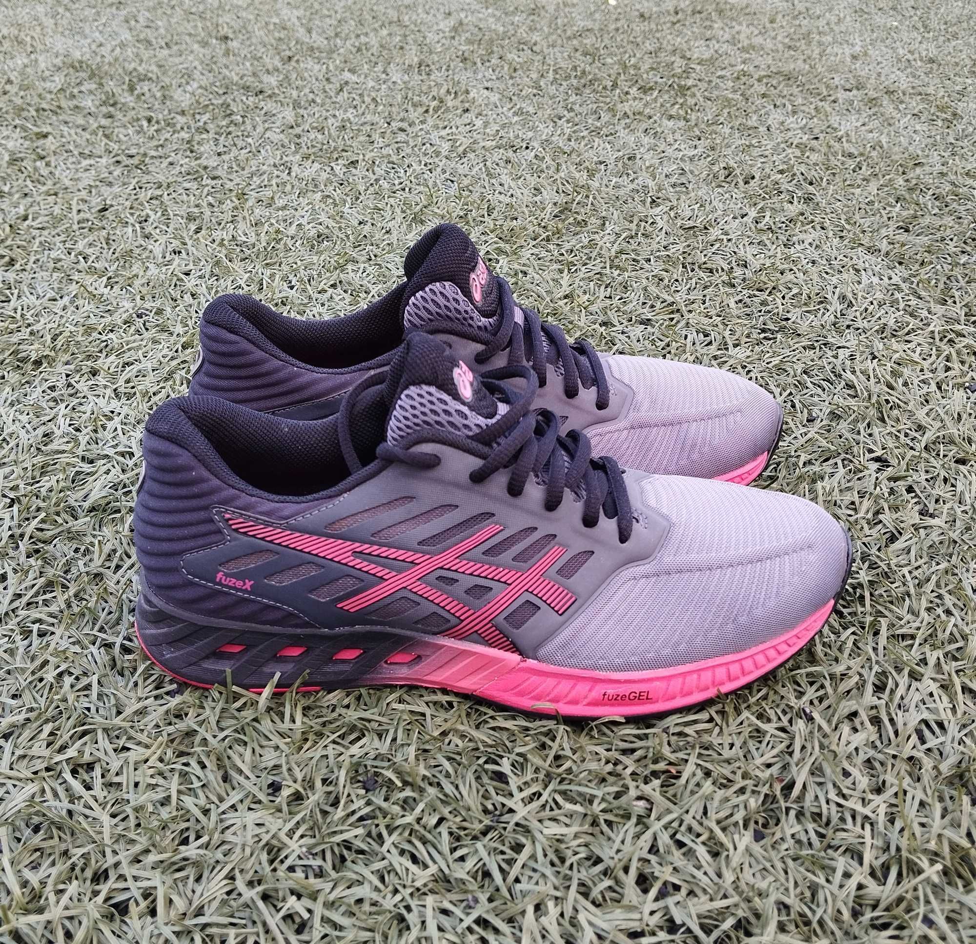 Женские кроссовки для бега asics fuzex