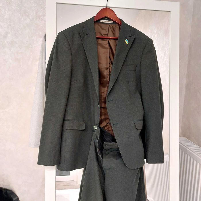 Чоловічий костюм