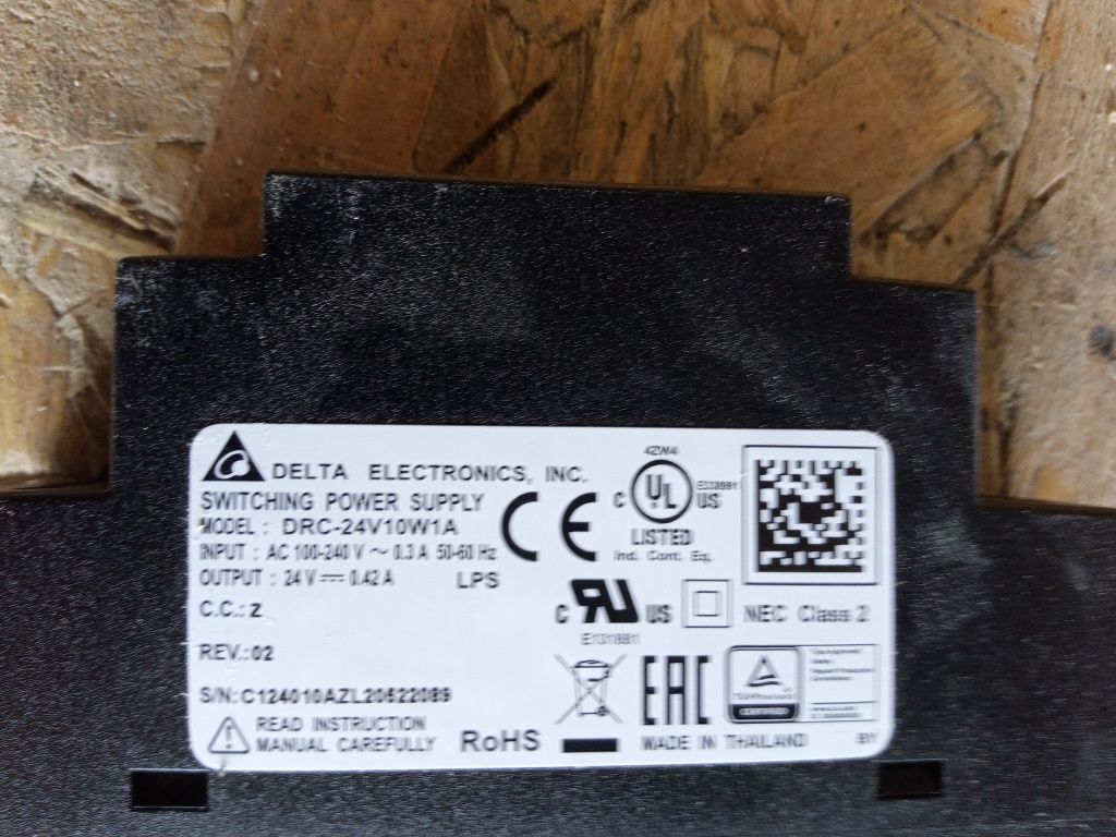 Zasilacz  derco ezn-10m-0 na szynę din delta 24v