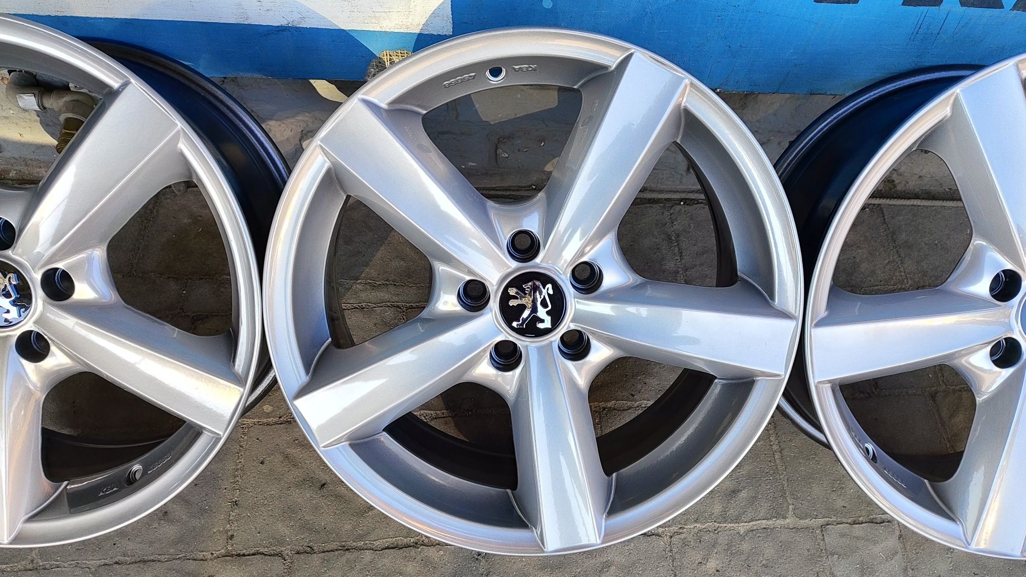 Стильні диски Peugeot 5*108 R17 5/108/17