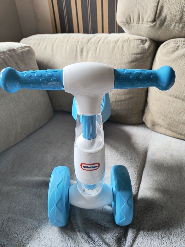 Jezdzik little tikes niebieski rowerek dla dziecka