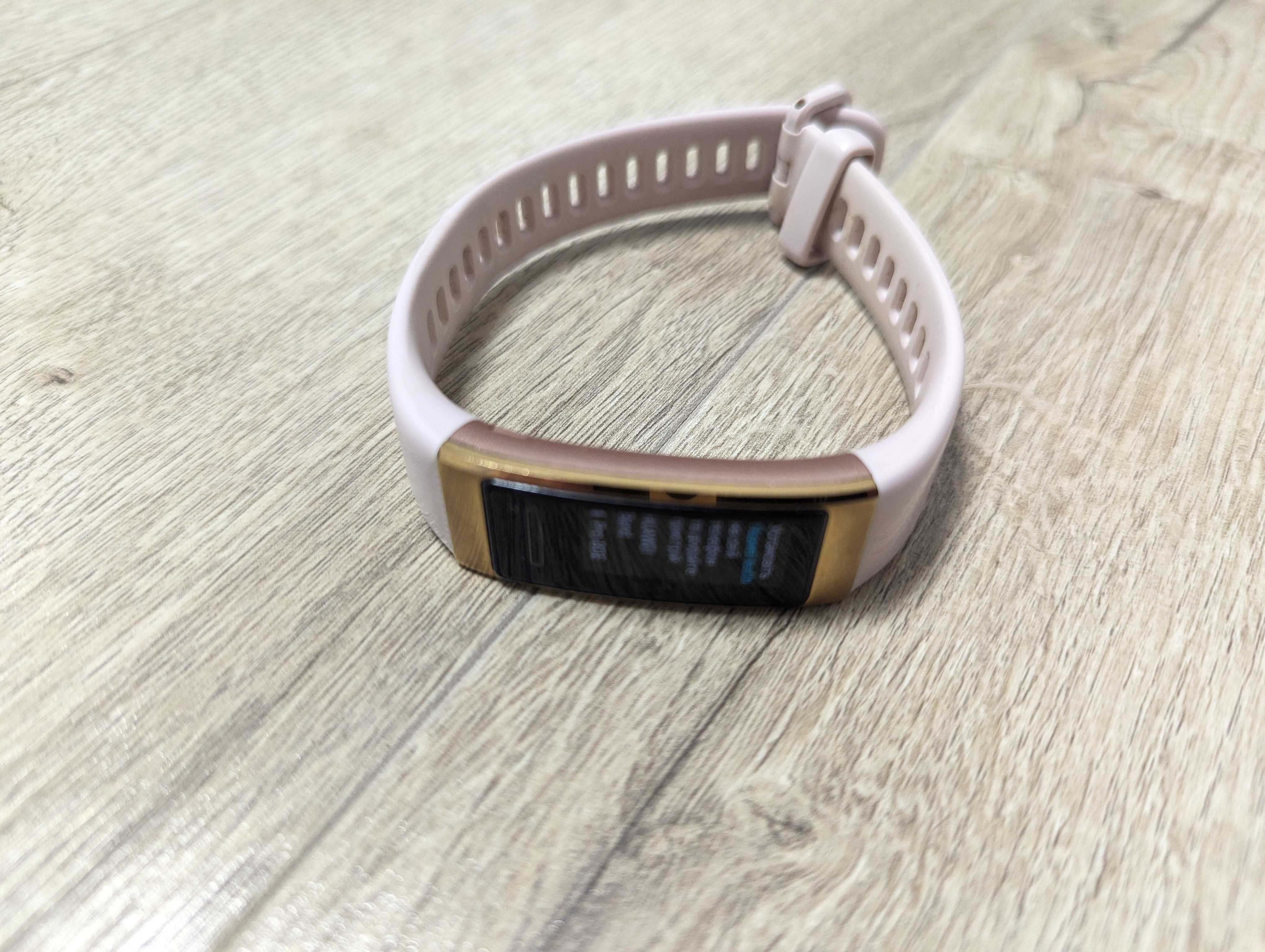 Смарт годинники Huawei band 4 pro