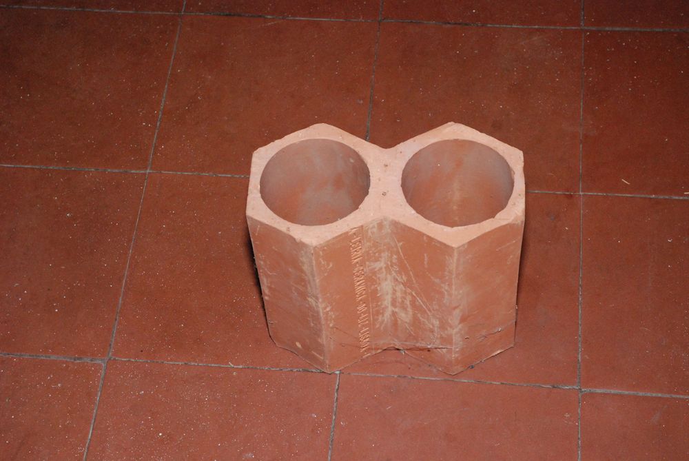 Módulos duplos de tijolo para garrafas - €0.80 cada / Garrafeira