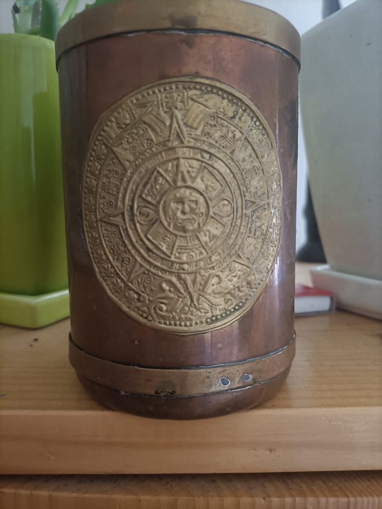 Stary meksykański mosiężny kubek z kalendarzem Majów o poj 400 ml